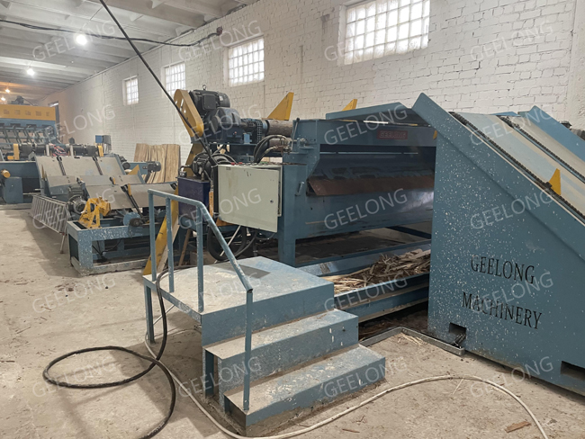 Geelong veneer peeling line